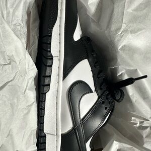 Nike dunk low women’s 7.5 Black and White Sneakers